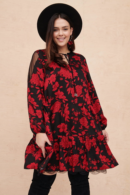 sukienki midi damskie Sukienka Maffis Plus Size Black / Red Flowers -