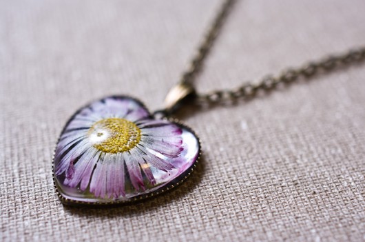 Naszyjnik z żywicy w kształcie serca So Jewelry
