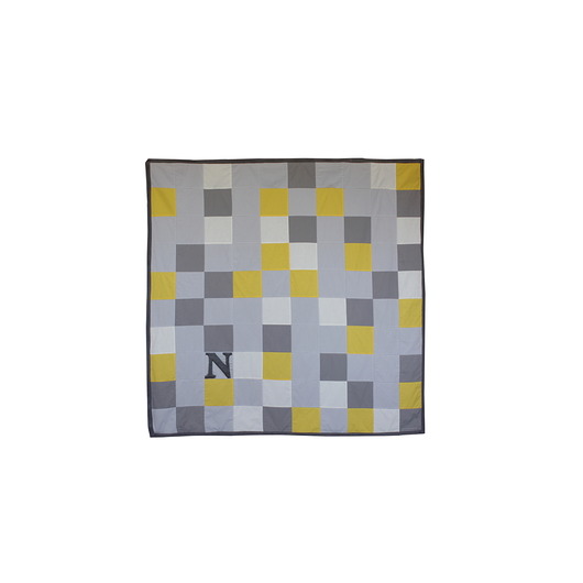 Pled patchworkowy z polarowym spodem i literą N  patchwork house