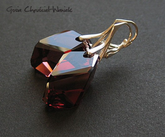 Burgundowy kryształ Swarovski Gosia Chruściel-Waniek