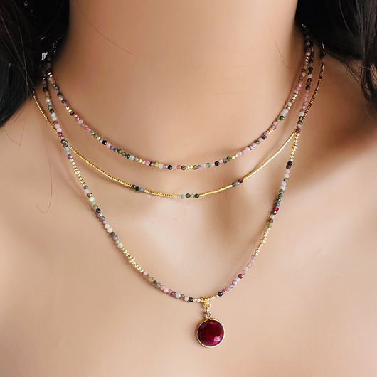 korale Delikatny komplet NASZYJNIKÓW Turmalin,  kolorowe kamienie