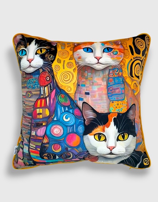 poduszki z grafiką Poduszka dekoracyjna z kotami inspirowana Klimtem 40x40 Tuxedo Cats