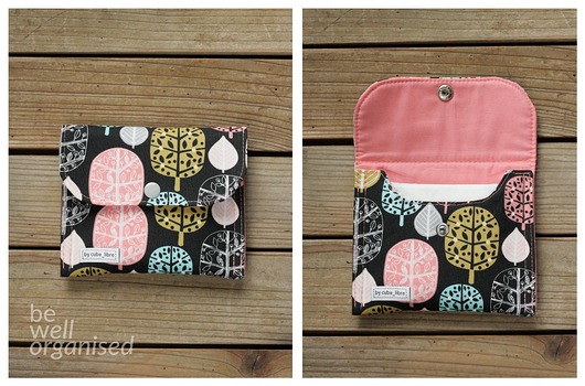 pokrowce i etui - różne Etui na podpaski - Kwiaty