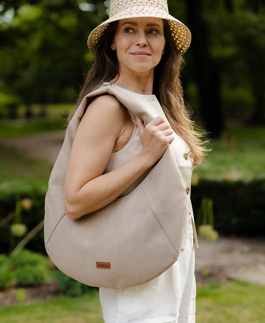 torby na ramię Torba HOBO OVAL w kolorze jasnego beżu z nubuku tapicerskiego