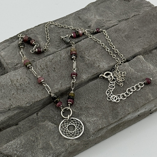 wisiory Turmalin - delikatny naszyjnik