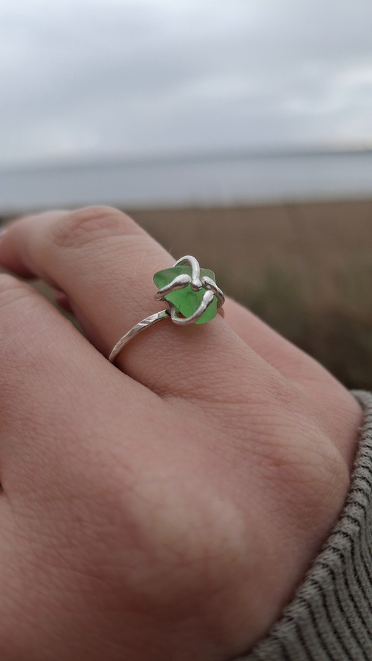 pierścionki srebrne Pierścionek Seaglass zielona drobinka