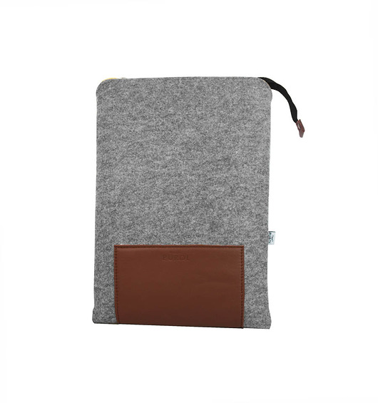 ETUI Z FILCU NA LAPTOPA 01 czarny zamek purol design