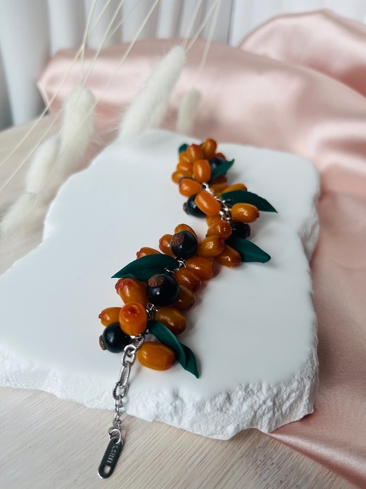 bransoletki - inne Bransoletka ręcznie robione. Rokitnik zwyczajny z czarną poraczką