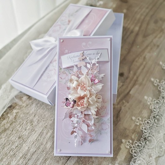 kartki scrapbooking Kartka na urodziny w pudełku z życzeniami i imieniem Jubilata