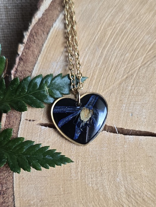 wisiory Złota zawieszka wisiorek kwiaty czarna serce serduszko