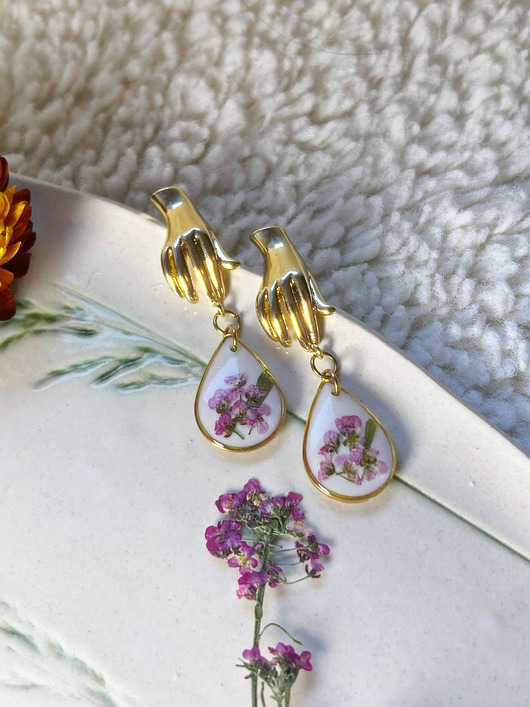 kolczyki z żywicy Piękne artystyczne kolczyki z kwiatami