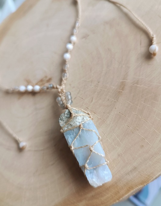 naszyjniki - inne Naszyjnik z niebieskim kalcytem