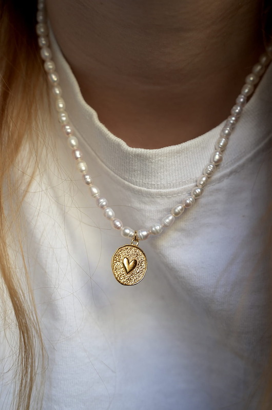 wisiory Naszyjnik MON CHERI perłowy naszyjnik z pozłacaną zawieszką serce