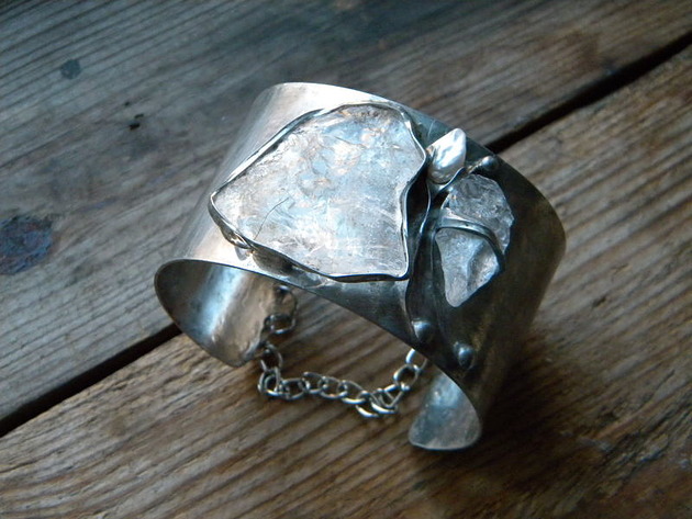 surowe kryształy górskie   - BRANSOLETA  - CUFF Beata Trotter