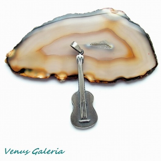 Zawieszka srebrna - Gra gitara VENUS GALERIA