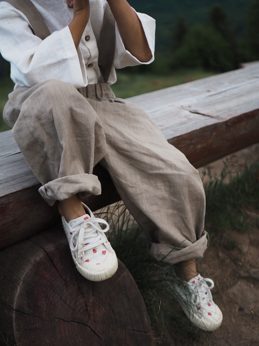 spodnie dla chłopców Spodnie baggy lniane na szelkach dla dziecka sand