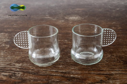  przezroczyste recyklingowe filiżanki ze szkła przezroczysta