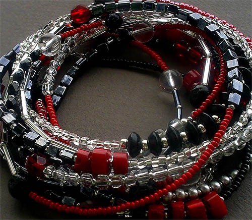 blackredwhite maghia