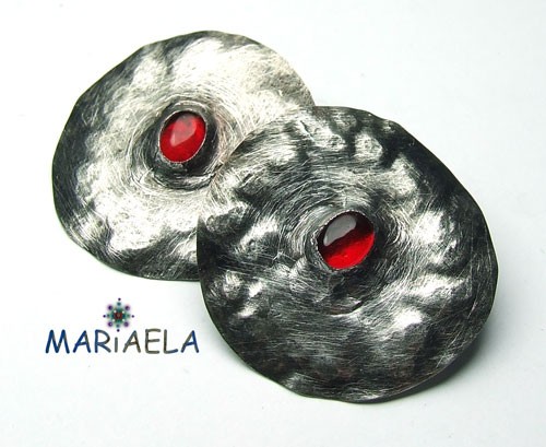 SYMBOLICZNE Z MINI CZERWIENI MARIAELA