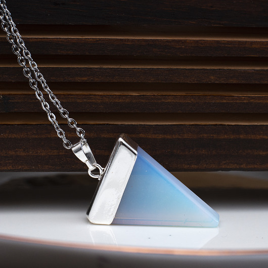 srebrne naszyjniki Naszyjnik "Luna Prism" - Światło i Geometria w opalu