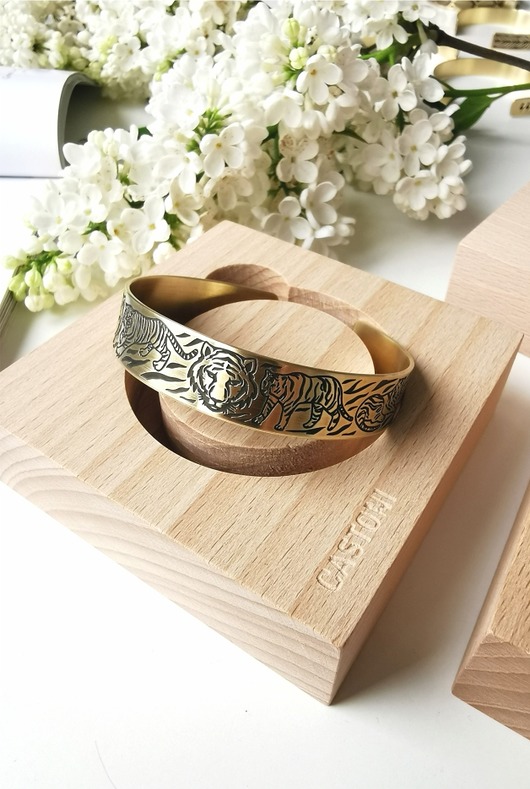 bransoletki złote The eye of the tiger