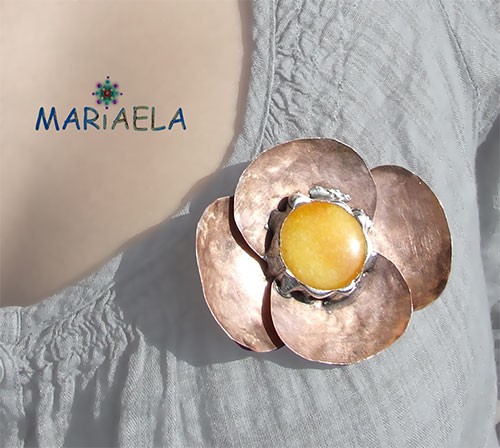 WYSTUKANA BROCHA KWIAT MARIAELA