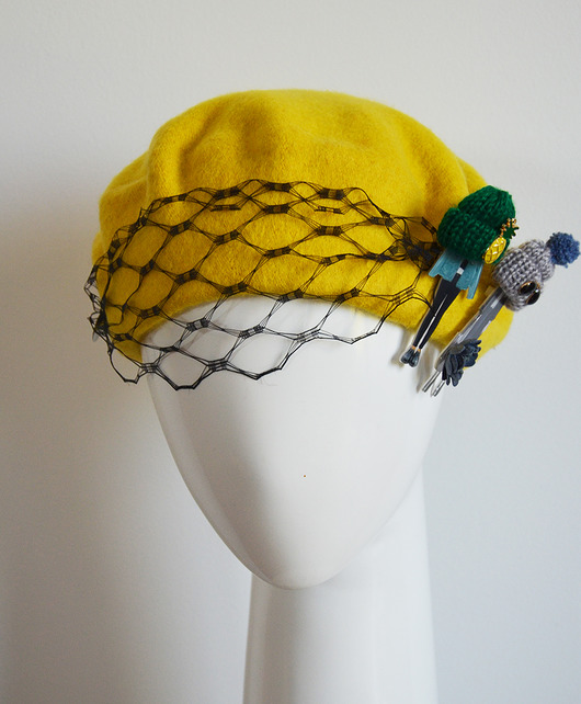 żółty beret YOKOdesign