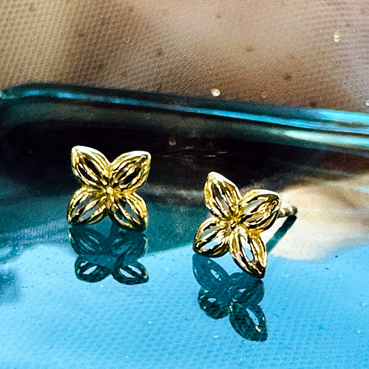 kolczyki pozłacane Złote Kolczyki koniczynki , złote kwiatki sztyfty