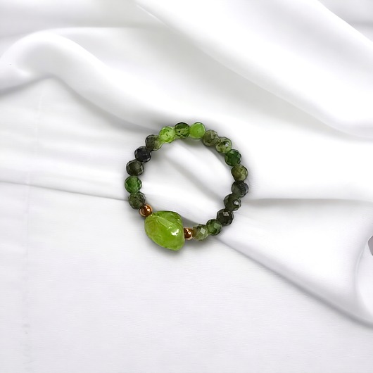 pierścionki elastyczne Pierścionek : nefryt, oliwin