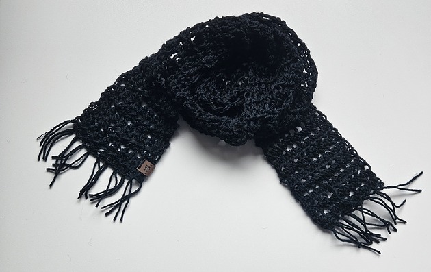 szale damskie Wiosenny szal wełniany czarny