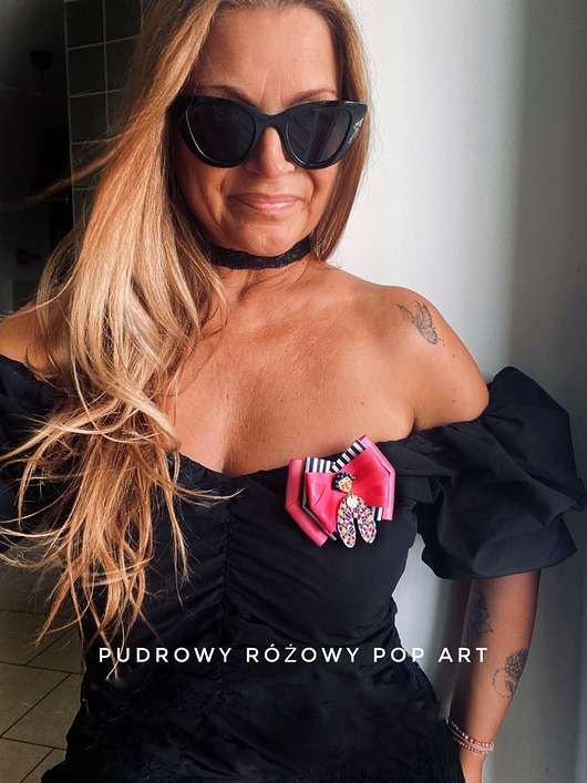 broszki Nowa Kolekcja ART z postaciami 3d wyrwanymi z obrazu