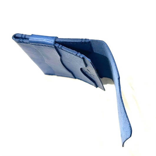 portfele damskie Niebieski portfel skórzany z klapką na karty ręcznie uszyty.