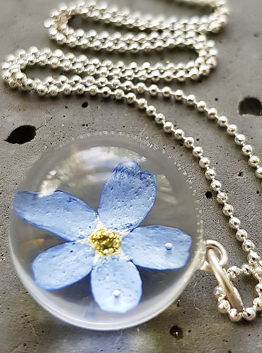 naszyjnik z niezapominajką Grol Jewellery