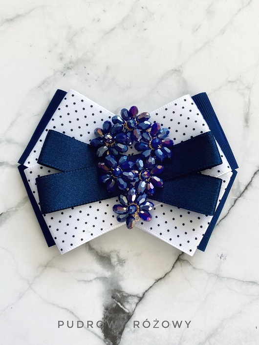 broszki Brosza z kwiatuszkami z koralików  New