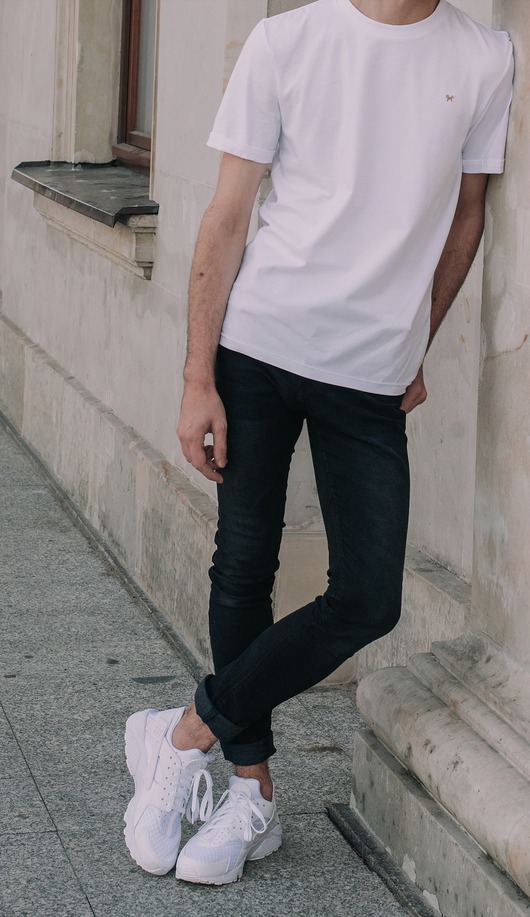 Biały T-shirt U Mr Hammer