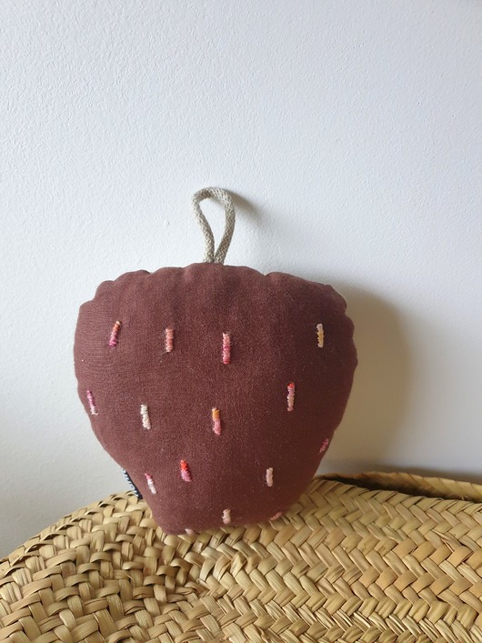 akcesoria do łóżeczek Truskawka z lnu dekoracja / brązowy