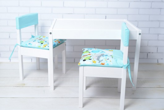 Zestaw Stolik + 2 krzesełka dla dzieci Poduchy LalaShop