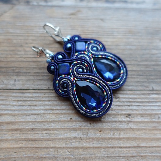 Granatowe kolczyki soutache Mró Soutache