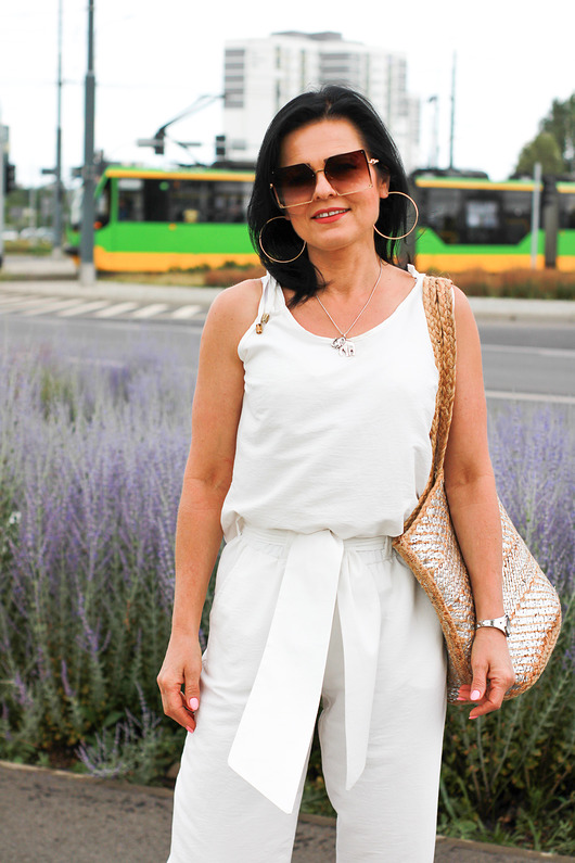 topy damskie Top wiązany na ramionach LOLA w kolorze białym