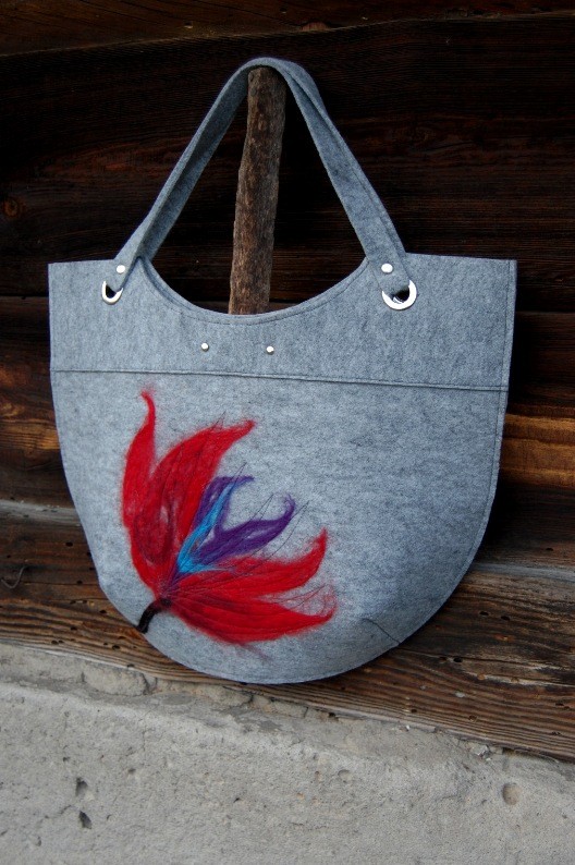 ROMANTIC DREAM felt bag red boom boom room