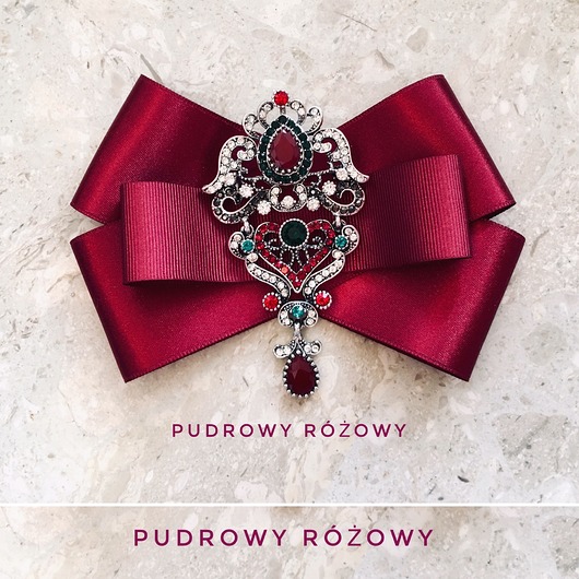 Brosza  świąteczna z ogromnym kamieniem Pudrowy Różowy