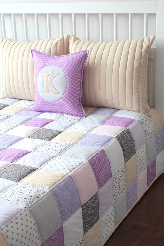 Zestaw: narzuta patchwork 145x215cm+ 3 poszewki patchwork house