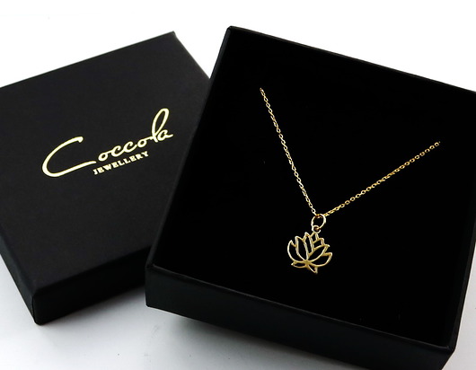 Złoty naszyjnik celebrytka z kwiatem pustyni Coccola JEWELLERY
