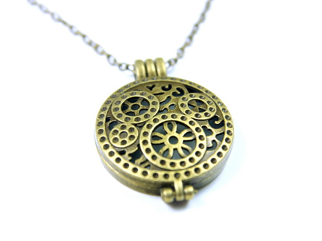 wisiory Clockwork Dark I - wisior fluorescencyjny