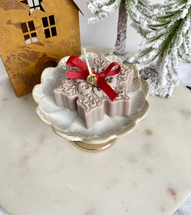 świeczniki i świece Świeca ekologiczna sojowa dekoracyjna "Snowflake" 25x77mm