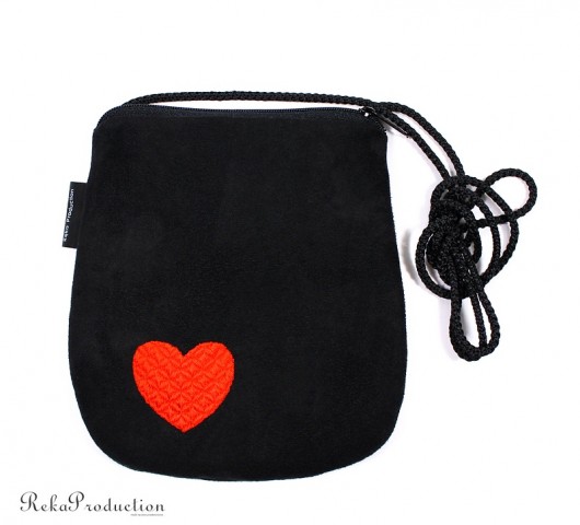little black with heart RękaProduction