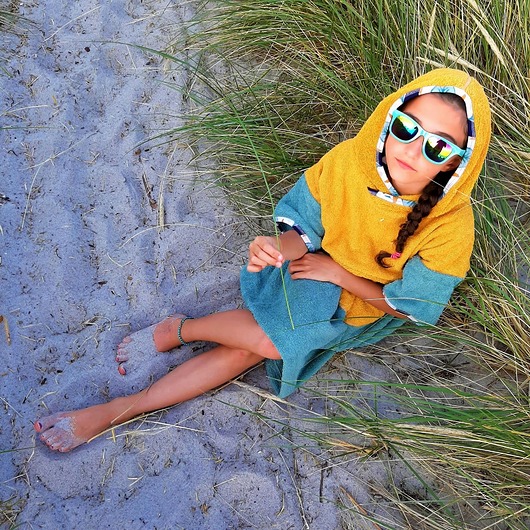 Surf Poncho dla dziecka - Banana Yellow Mimi Monster