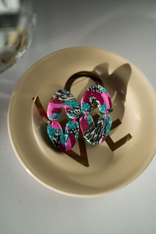 kolczyki z masy plastycznej Wiszące kolczyki Jess