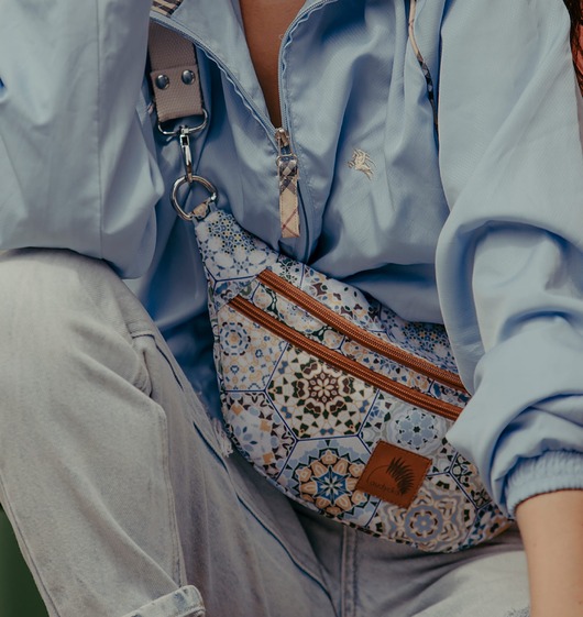 saszetka nerka Nerka z wodoodpornego, drukowanego poliestru, wzór heksagony