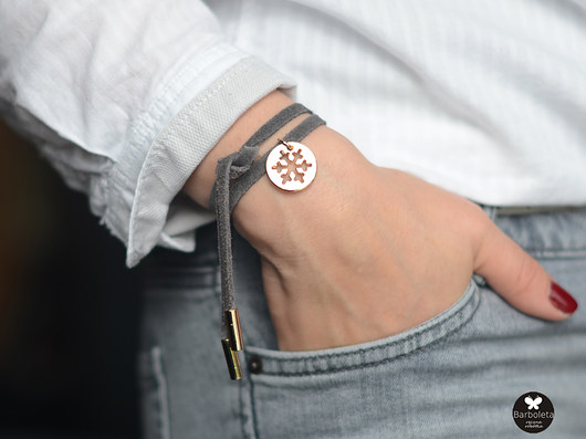 mini grey snowflake barboleta